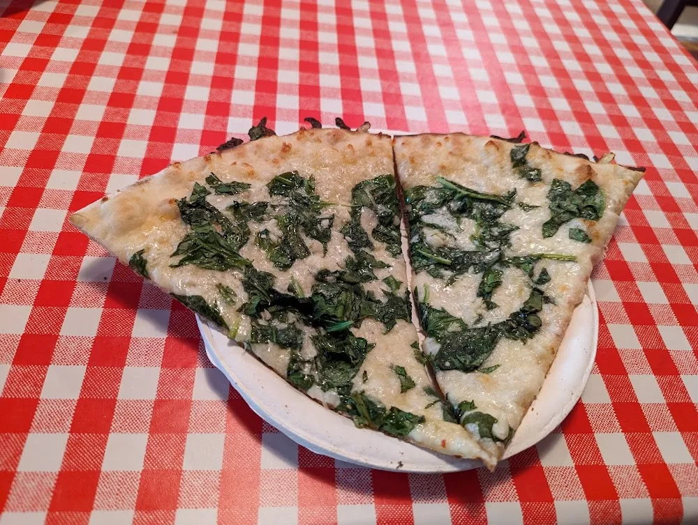 Spinach and Garlic White Pizza